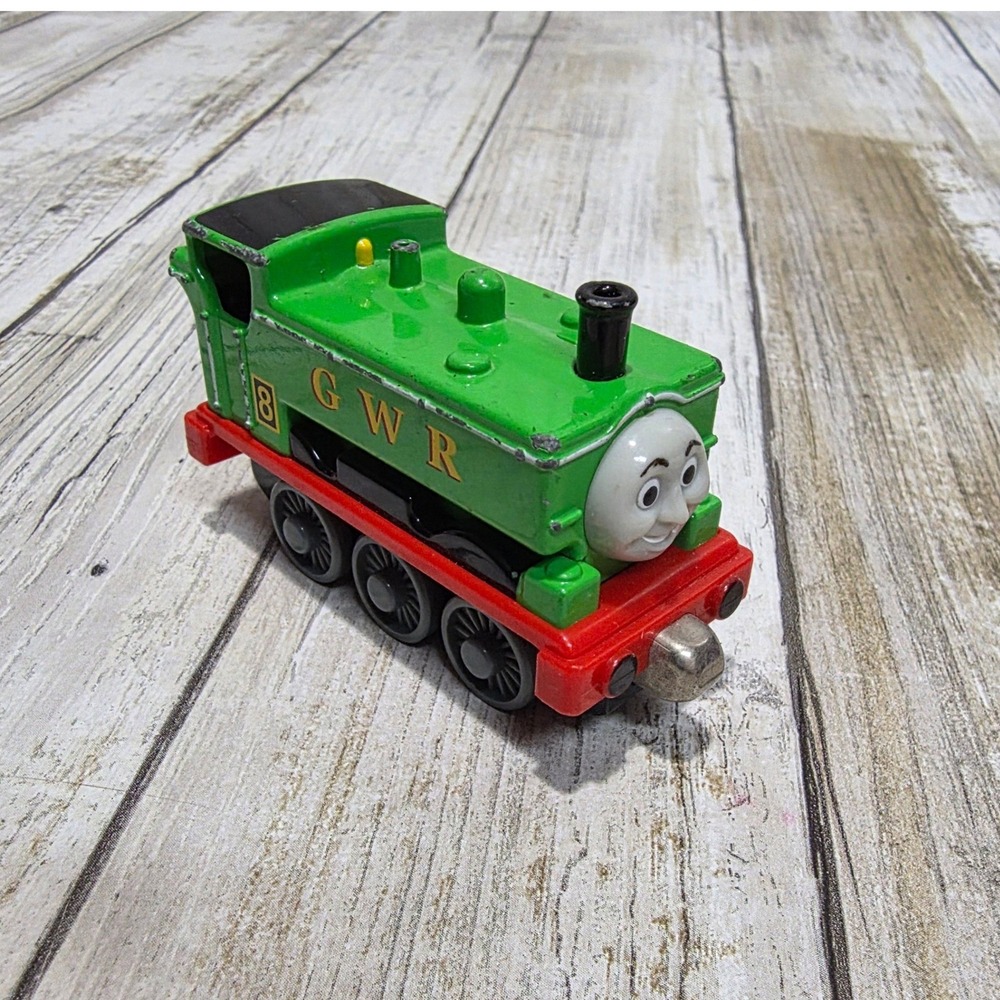 Thomas & Friends Take Along Duck GWR Green Diecast Train Engine Number 8 2004 - Picture 8 of 9